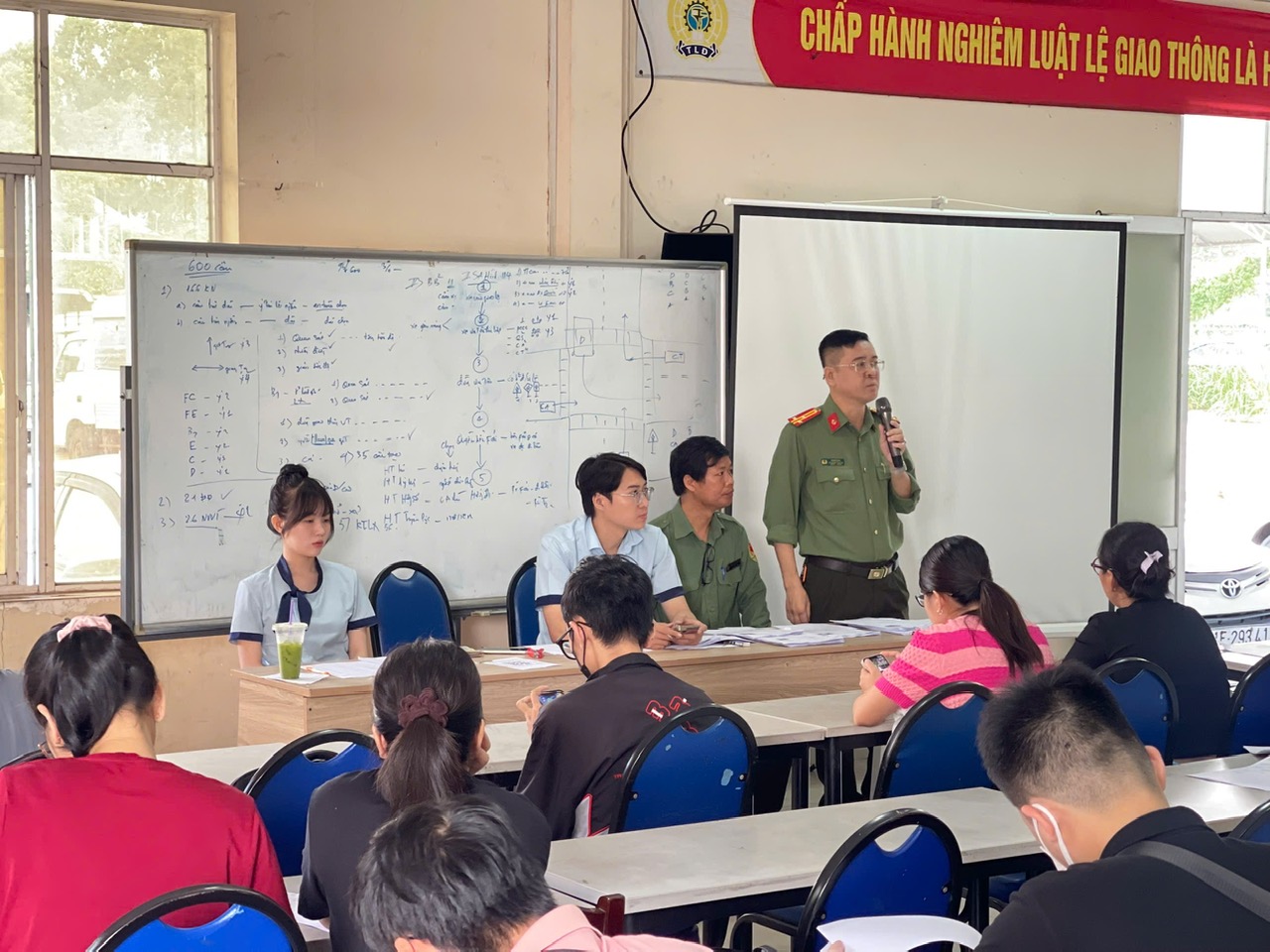 dạy lái xe ô tô hạng B uy tín tại Thủ Đức