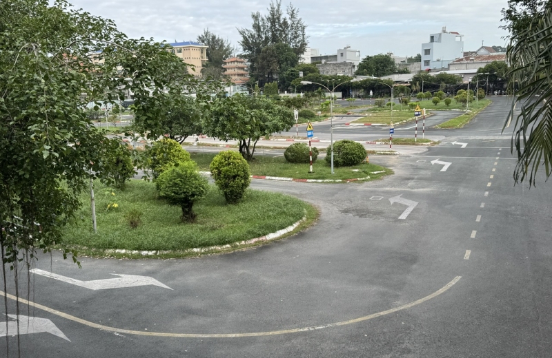 Hướng Dẫn Thi Sát Hạch 11 Bài Sa Hình GPLX Oto Chi Tiết